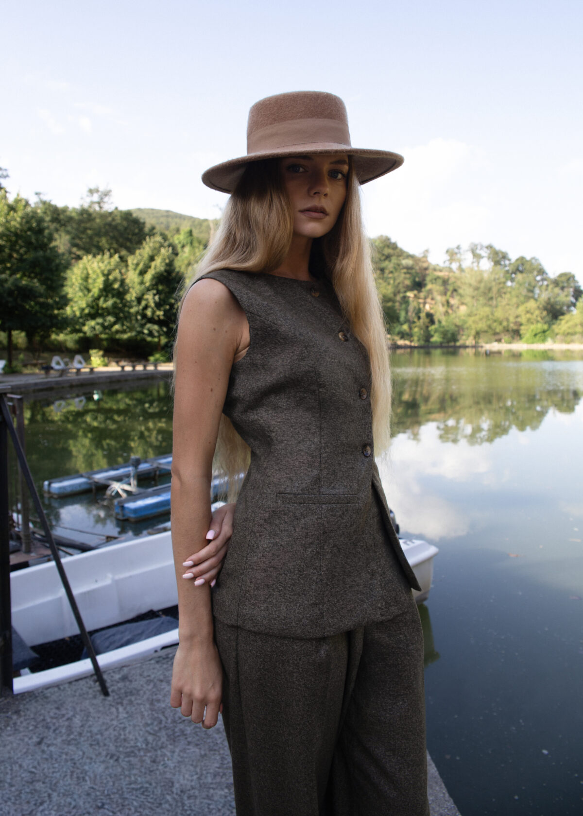 Structured Sleeveless Vest - Image 3