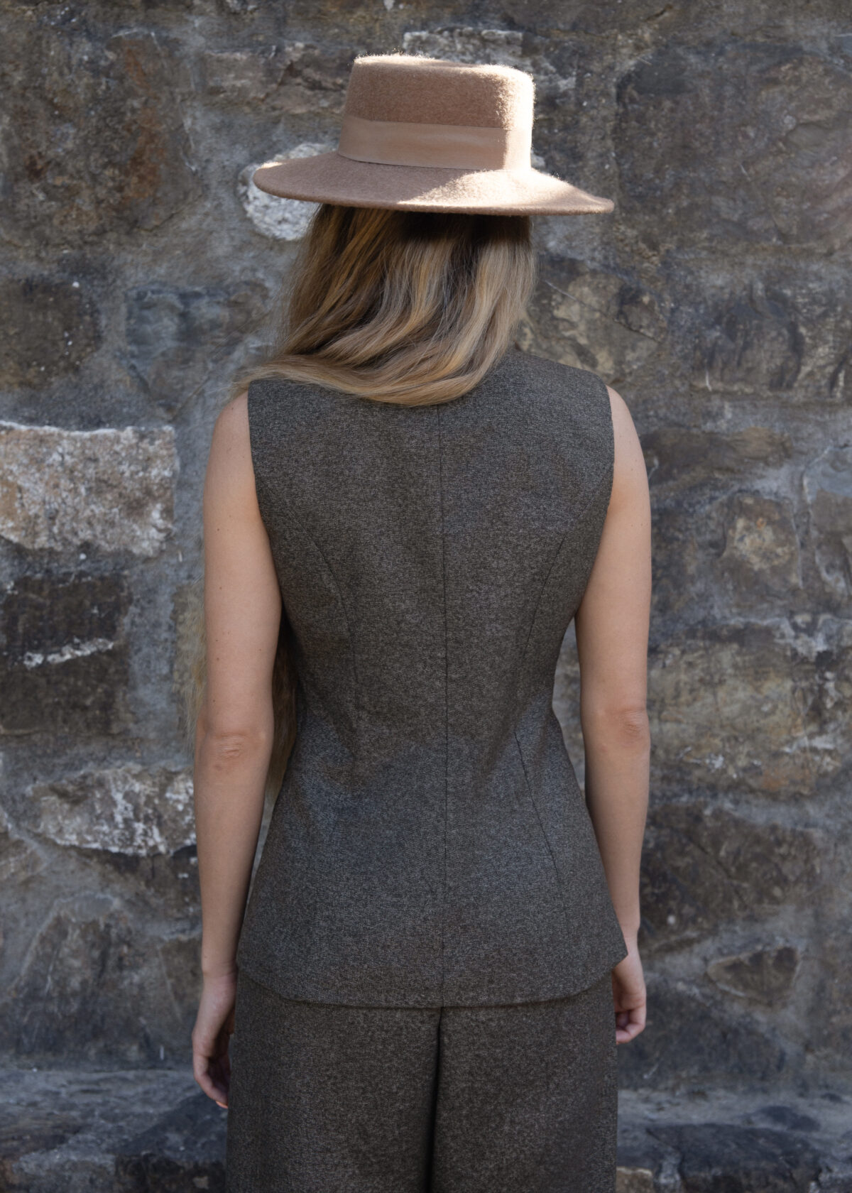 Structured Sleeveless Vest - Image 4
